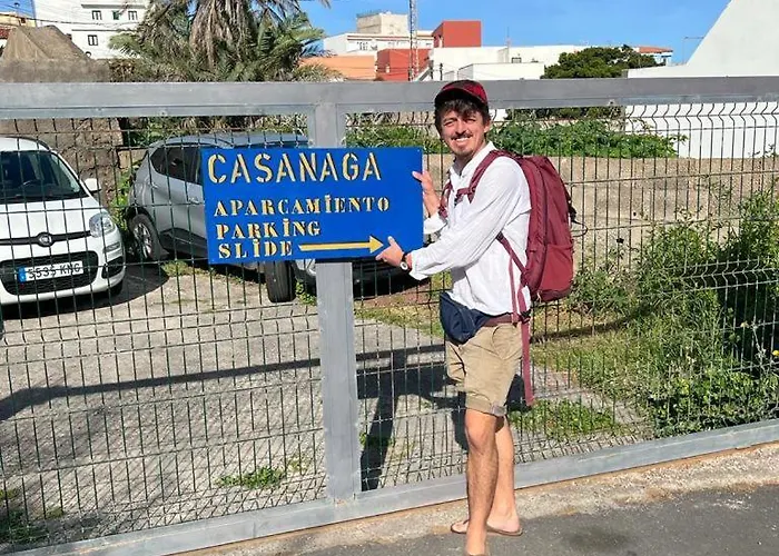 Casanaga בית הארחה *